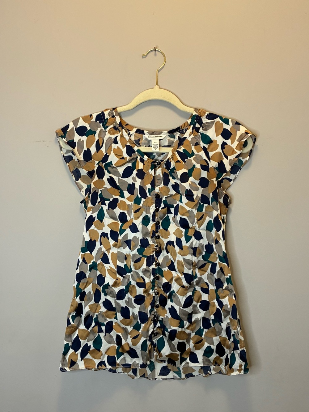Banana Republic Silk Cap-Sleeve Blouse in Navy, Tan & Teal Leaf Print